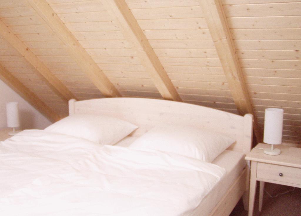 Gaestehaus Am Sonnenfeld Sommeri Room photo